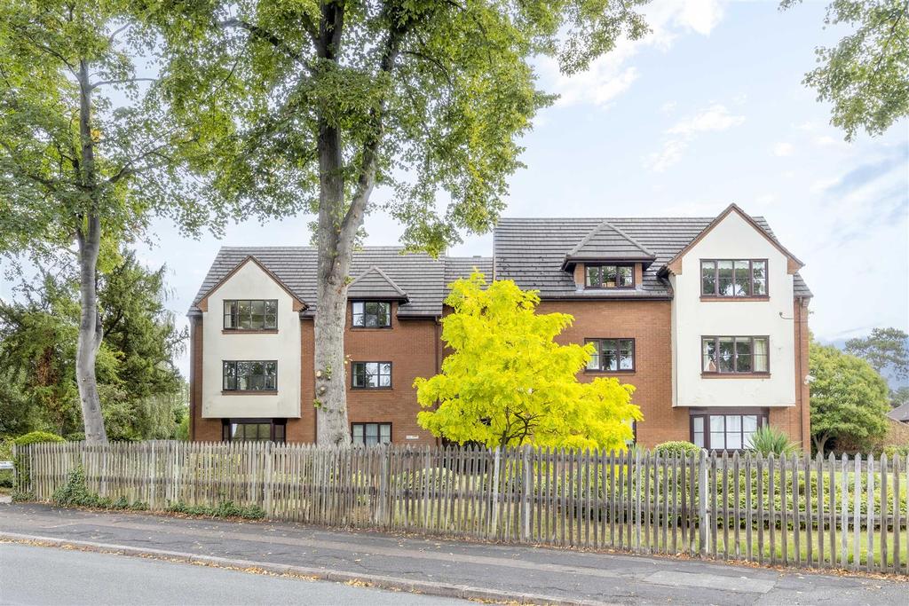 Carisbrooke Road, Leicester 2 bed flat £220,000