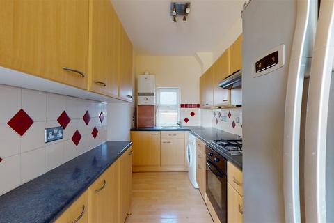 2 bedroom flat to rent - Arthur Road, Birchington