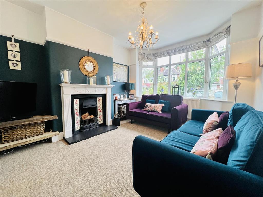 Northvale Road, Timperley, Altrincham 3 bed semidetached house £535,000