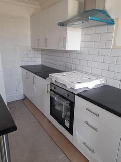 2 bedroom flat to rent - Prince Of Wales Terrace, Deal