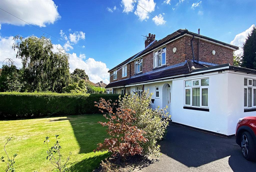 Heyes Lane, Timperley, Altrincham 3 bed semidetached house £425,000