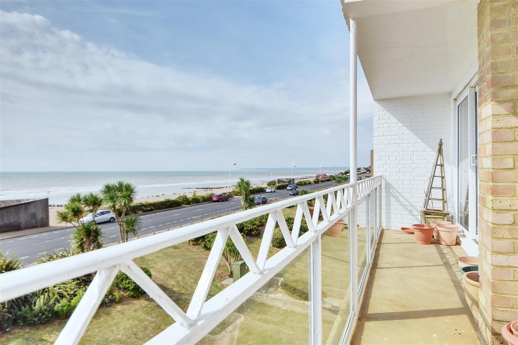 West Parade, BexhillOnSea 3 bed flat for sale £480,000