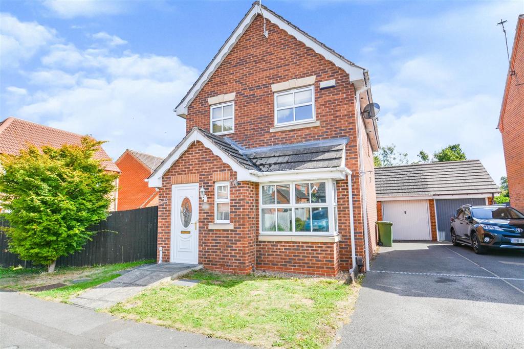 Yew Drive, Bottesford, Scunthorpe 3 bed detached house £230,000