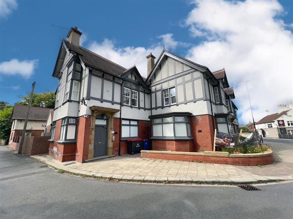 The Millstone, Westgate, Tickhill, Doncaster 2 bed flat £800 pcm (£