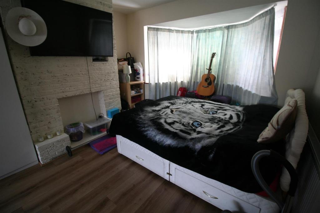 Marston Lane, Nuneaton 3 bed semidetached house £195,000