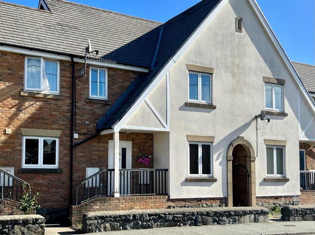 2 Golygfa Gwydir, Nebo Road, Llanrwst 3 bed terraced house for sale £
