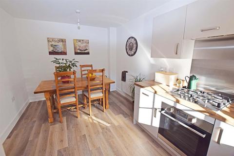 5 Boot Hill Drive, Rainham, Gillingham, ME8 7FD