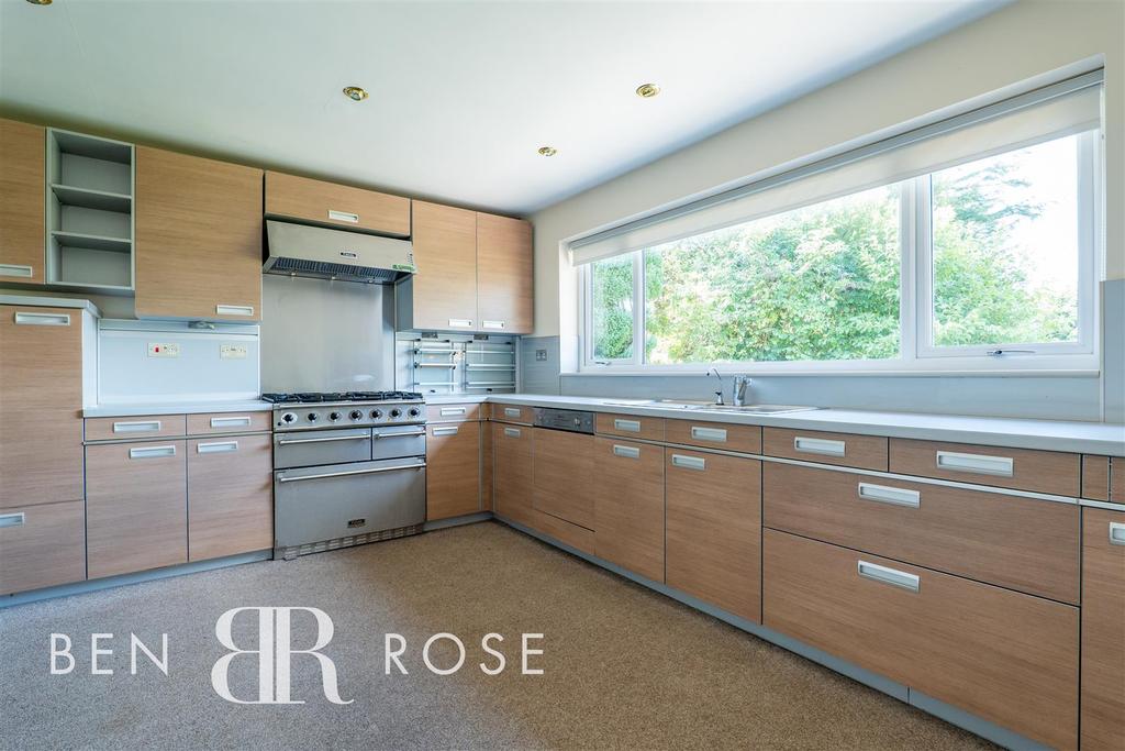 Balmoral Road, Chorley 4 bed detached bungalow £529,995