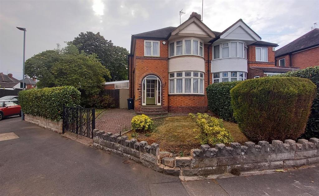 Arden Oak Road, Sheldon, Birmingham 3 bed semidetached house £250,000