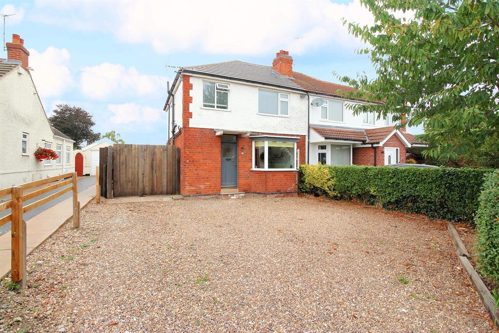 Charnwood Drive, Leicester Forest East 3 bed semidetached house for