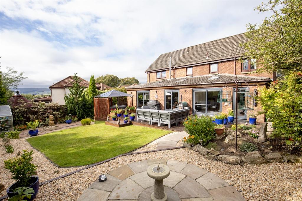 Glenorchy Court, Craigmarloch, Cumbernauld 5 bed detached house for