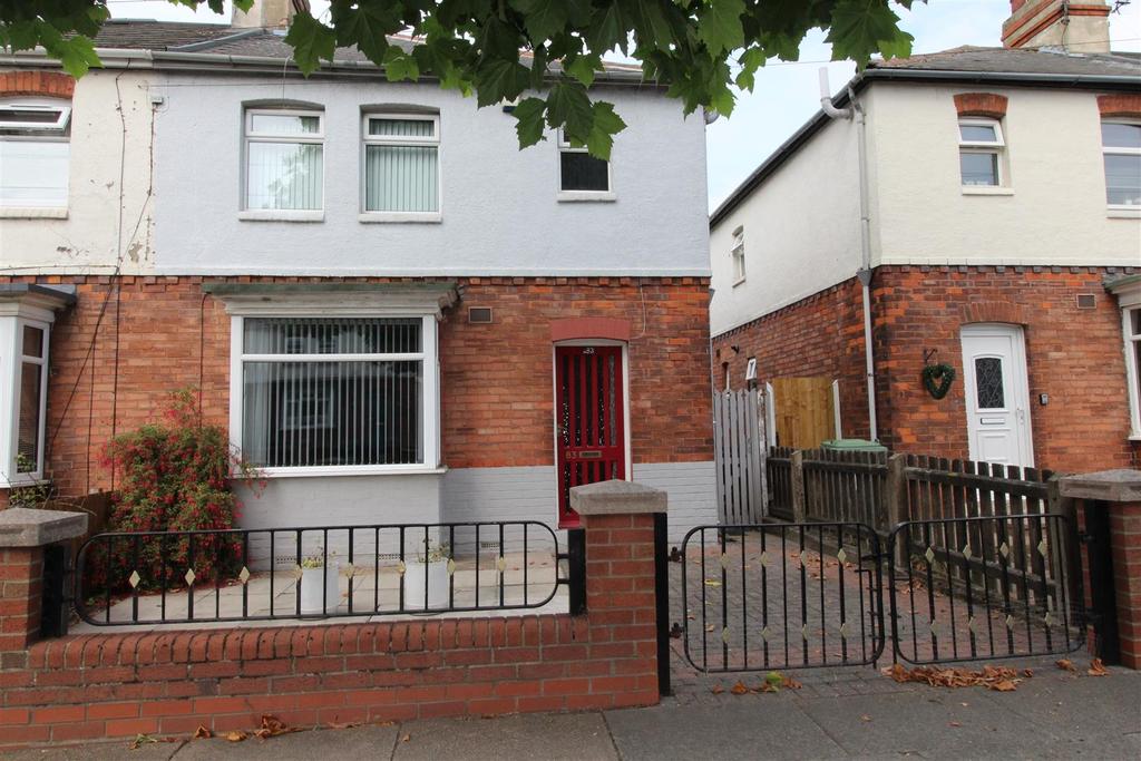 Sutcliffe Avenue, Grimsby, N.E.... 3 bed semidetached house £92,000