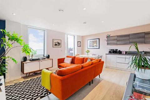 2 bedroom penthouse for sale - Cleveland Park Avenue, London