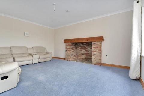 4 West Meadows, Allington, Grantham, NG32 2ET