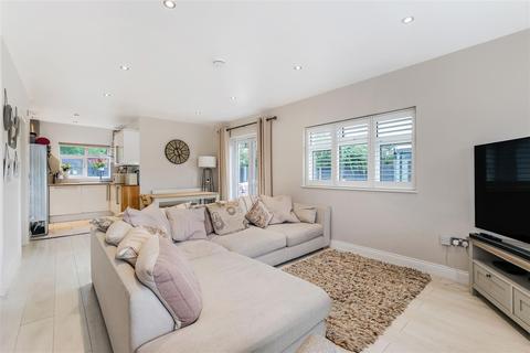 218 Sewardstone Road, London, E4 7QA