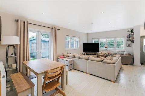 218 Sewardstone Road, London, E4 7QA
