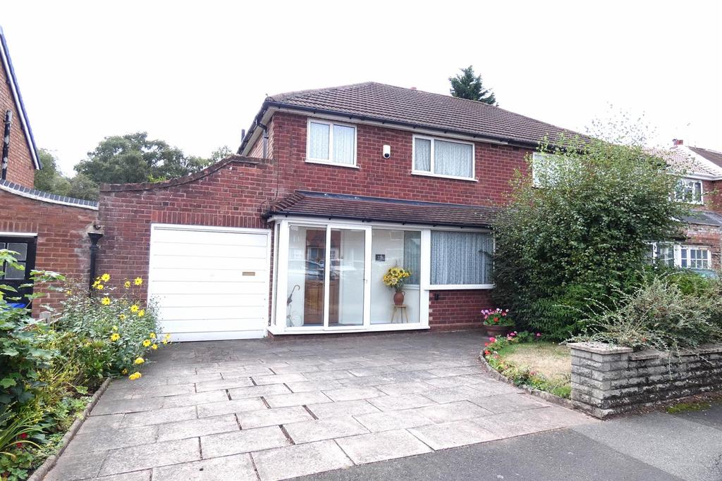 Appleton Avenue, Great Barr, Birmingham 3 bed semidetached house £