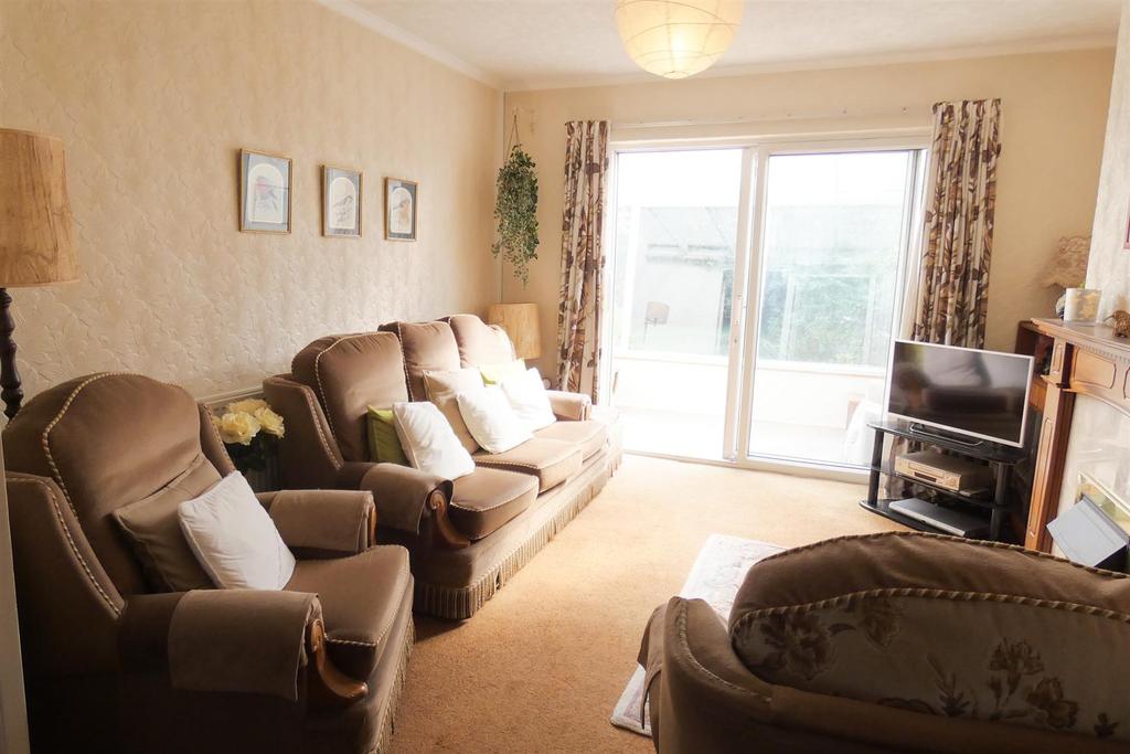 Appleton Avenue, Great Barr, Birmingham 3 bed semidetached house £