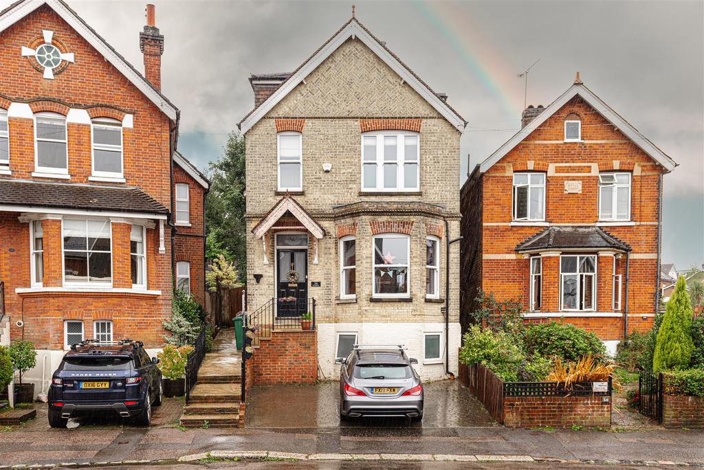 Fengates Road, Redhill 4 bed house £1,100,000