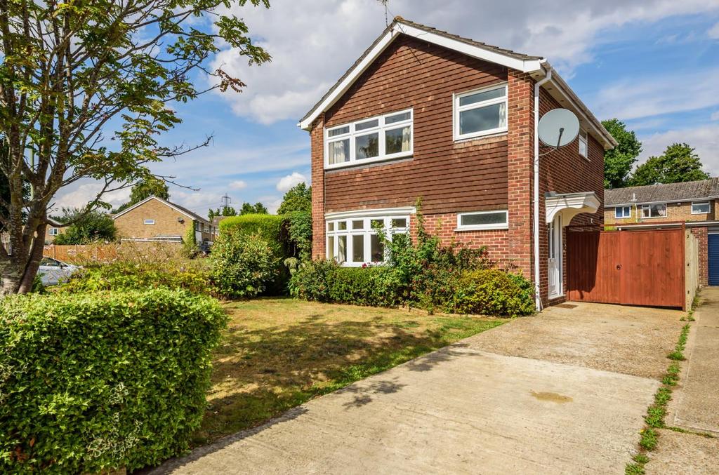 Chatsworth Road, Boyatt Wood, Eastleigh 3 bed detached house £425,000