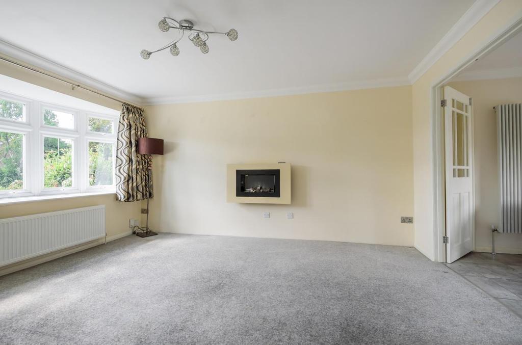 Chatsworth Road, Boyatt Wood, Eastleigh 3 bed detached house £425,000