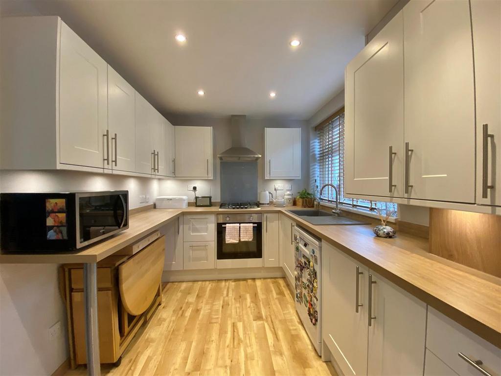 Meadow Lane, Disley, Stockport 3 bed end of terrace house for sale £