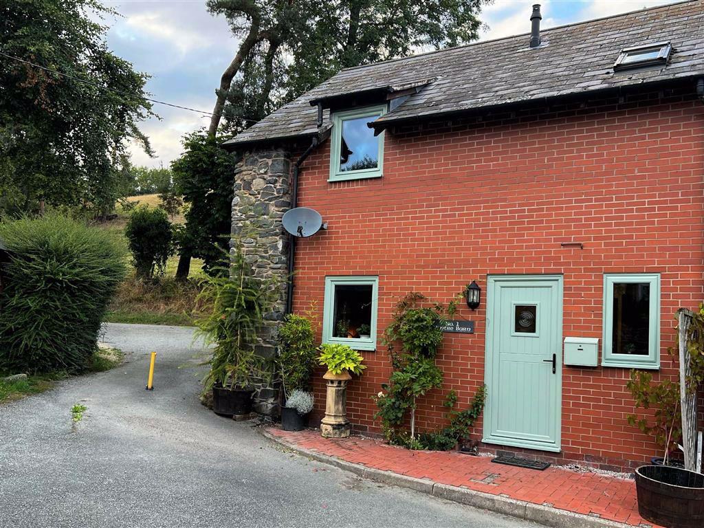 Pentre Barns, Welshpool, SY21 2 bed terraced house £180,000