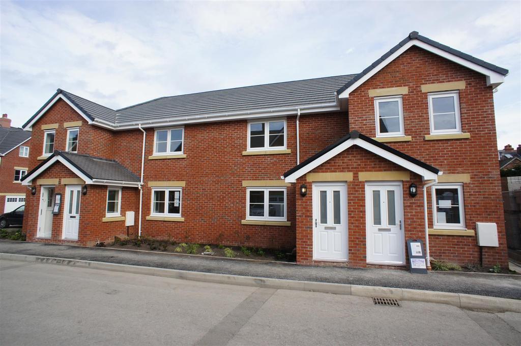 Bridge Meadow, Lymm, WA13 9GH 2 bed apartment £875 pcm (£202 pw)