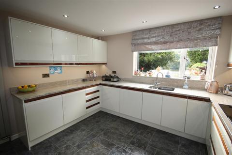 16 Bala Grove, Cheadle, Stoke-on-trent, ST10 1SY
