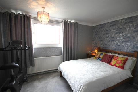 16 Bala Grove, Cheadle, Stoke-on-trent, ST10 1SY