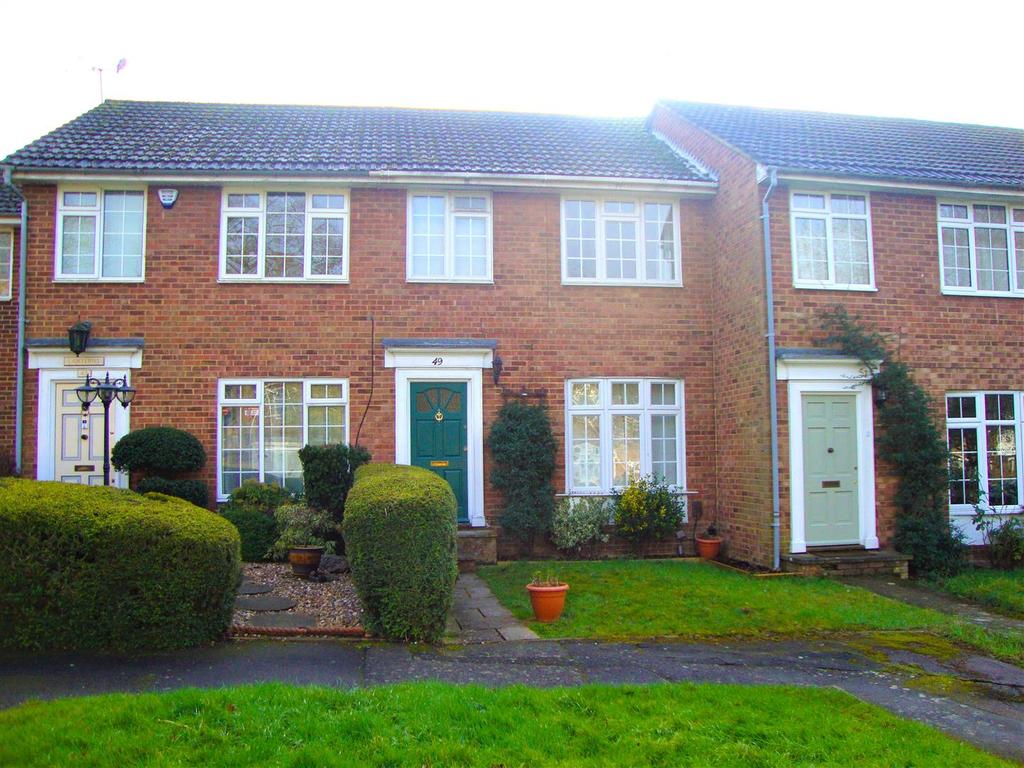 Oakfields, Guildford 3 bed terraced house £1,650 pcm (£381 pw)