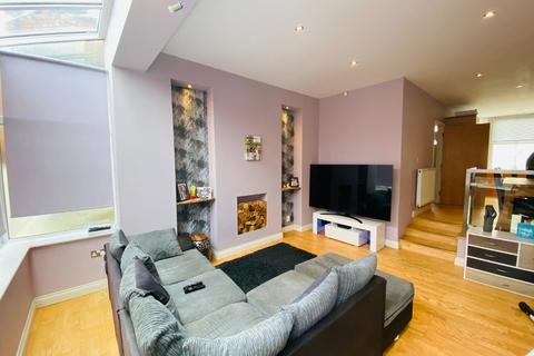75 Moore Street, Northampton, NN2 7HU