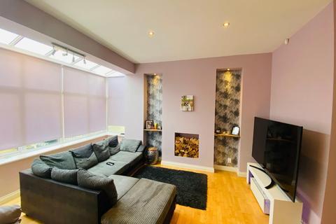 75 Moore Street, Northampton, NN2 7HU