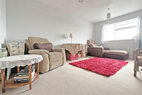 6 Beadle Way, Great Leighs, Chelmsford, CM3 1RT