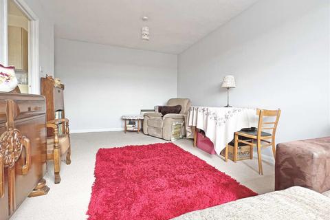 6 Beadle Way, Great Leighs, Chelmsford, CM3 1RT