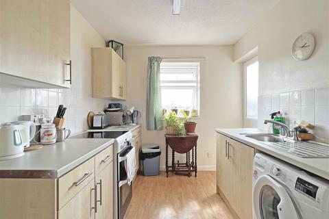 6 Beadle Way, Great Leighs, Chelmsford, CM3 1RT