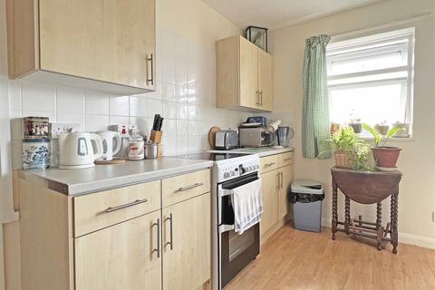 6 Beadle Way, Great Leighs, Chelmsford, CM3 1RT