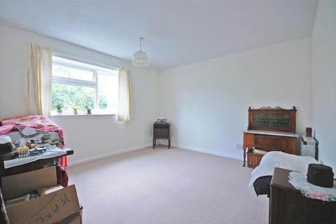 6 Beadle Way, Great Leighs, Chelmsford, CM3 1RT