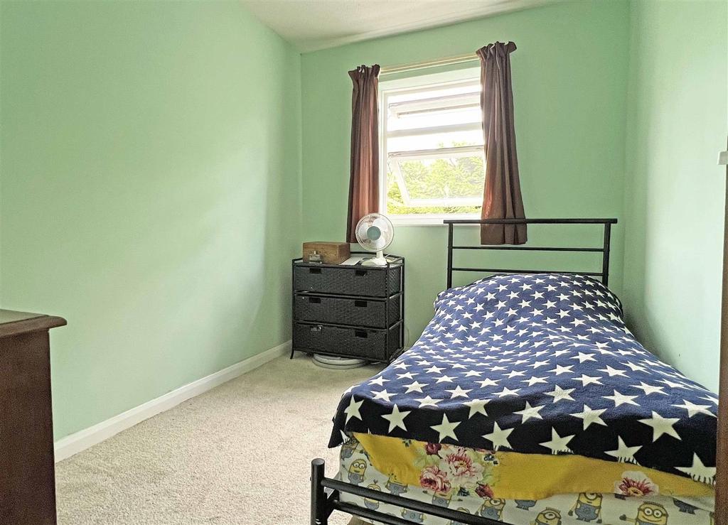 Bed 2.jpg