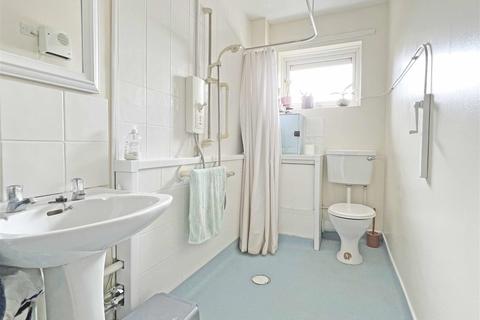 6 Beadle Way, Great Leighs, Chelmsford, CM3 1RT