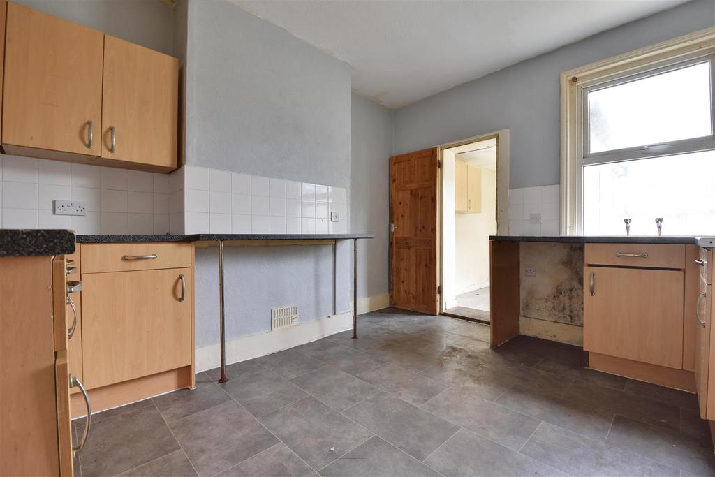 St. Thomas's Road, Hastings 3 bed terraced house £300,000