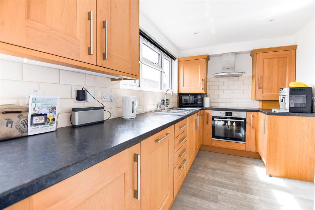 Heathlands, Westfield, Hastings 3 bed house £395,000