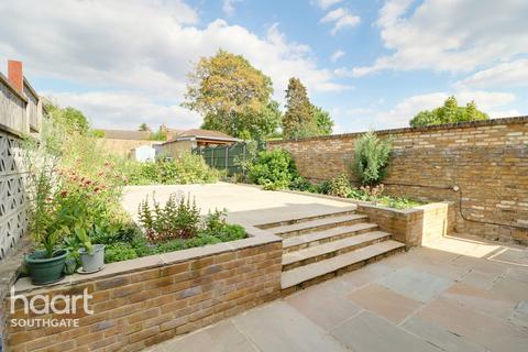 99 Linden Way, London, N14 4NG