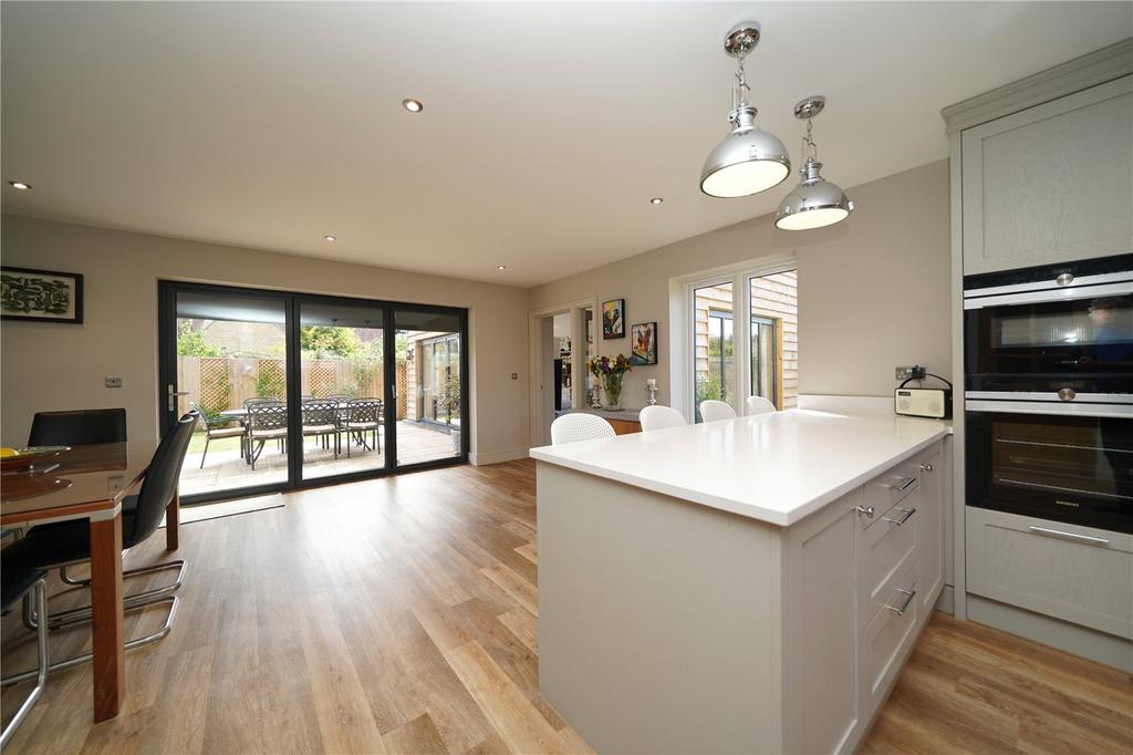Kitchen/Dining