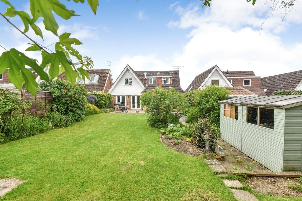 Ash Green GU12 4 bed detached house for sale £550,000