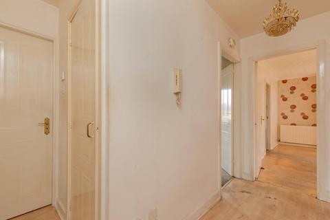 16/8 Craigend Park, Edinburgh, EH16 5XX