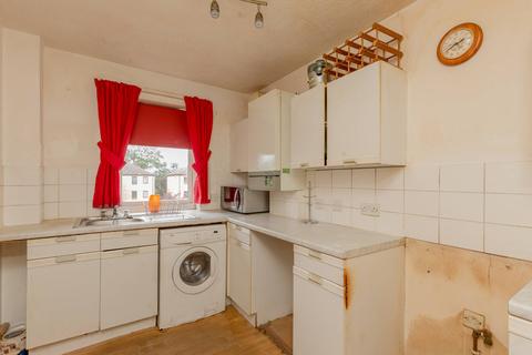 16/8 Craigend Park, Edinburgh, EH16 5XX