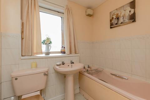 16/8 Craigend Park, Edinburgh, EH16 5XX