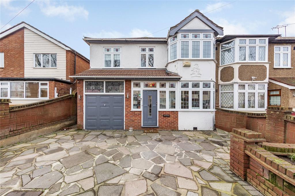Belgrave Avenue, Gidea Park, RM2 4 bed semidetached house to rent £