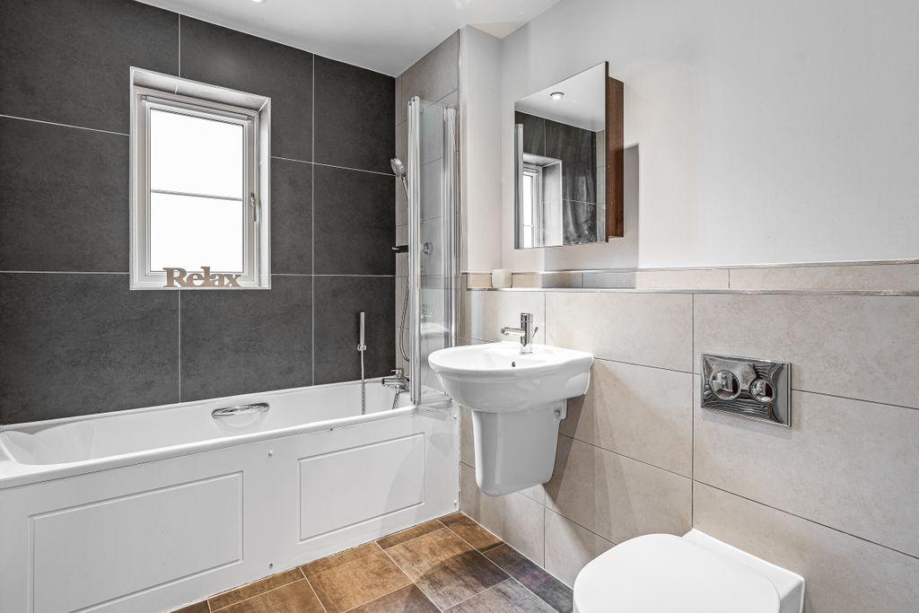 Bathroom (Family Bathroom)